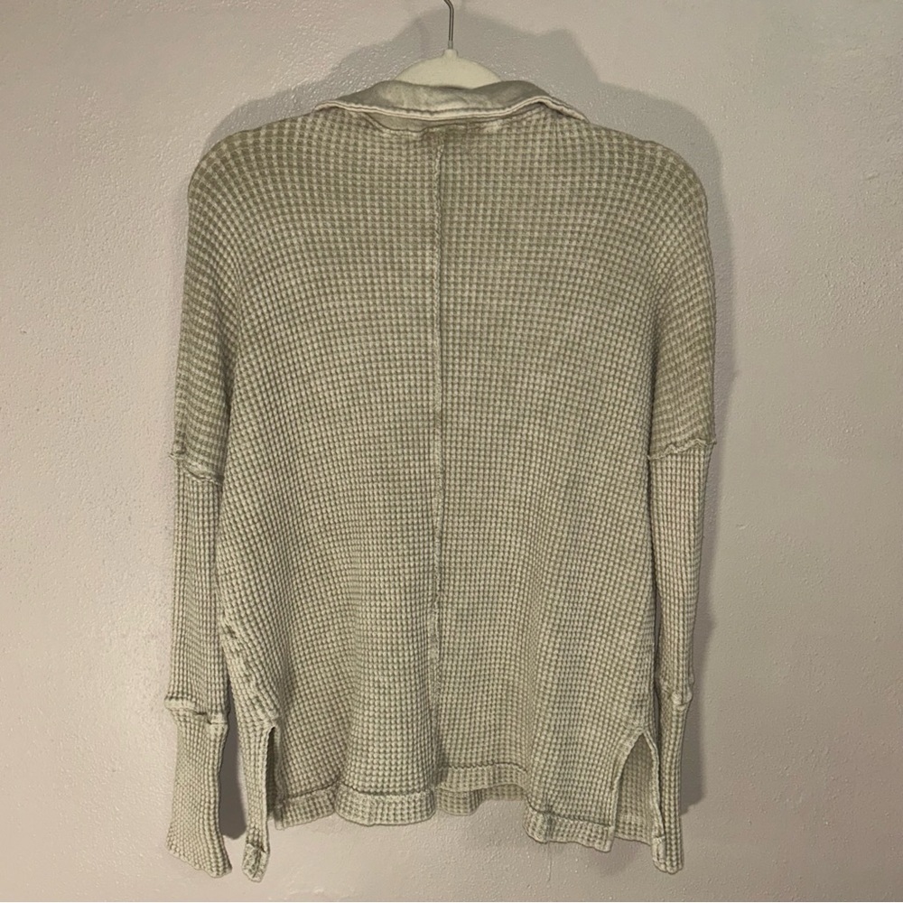 BUCKETLIST Textured sage oatmeal green tone Knit waffle knit  v neck Sweater - Picture 2 of 4
